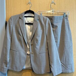 Banana Republic Gray Suit Set with Notched Lapels and Structured Shoulders